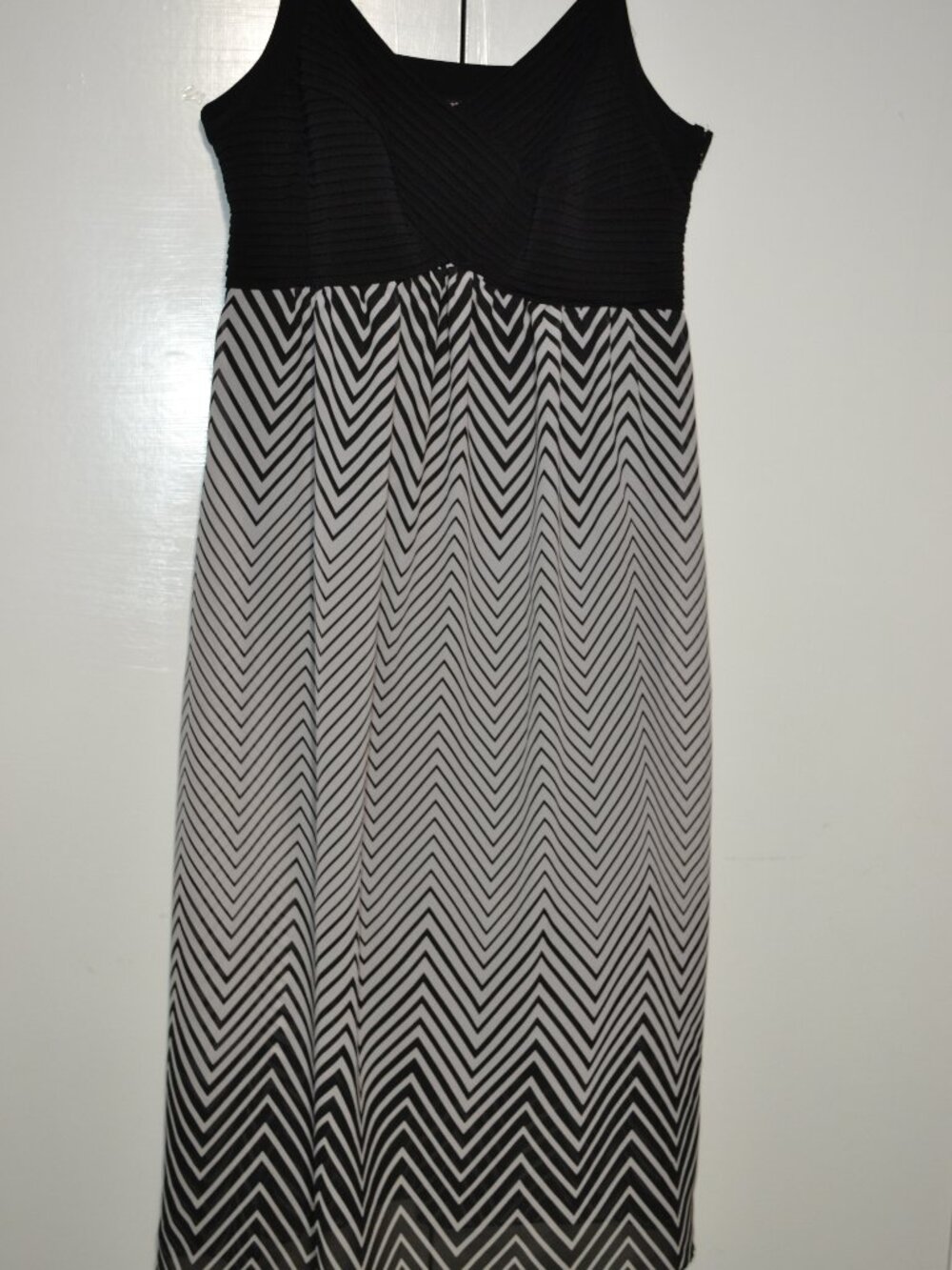 Signature by Robbie Bee Women’s Black & White Chevron Maxi Dress Size 22W Plus